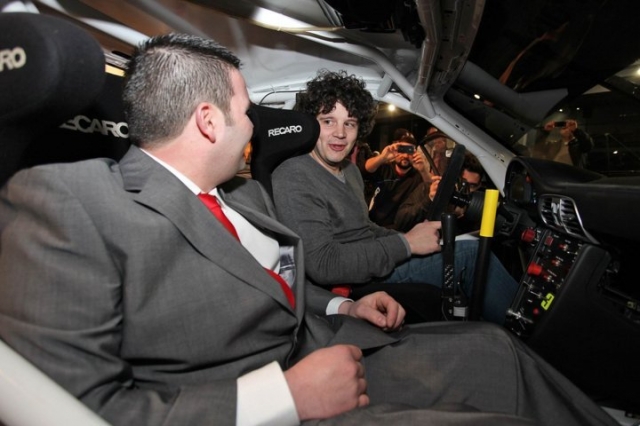 001 presentacin centro porsche corua 14